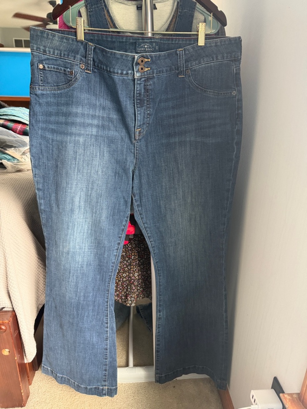 Lucky Brand Classic Medium Blue Bootcut Jeans